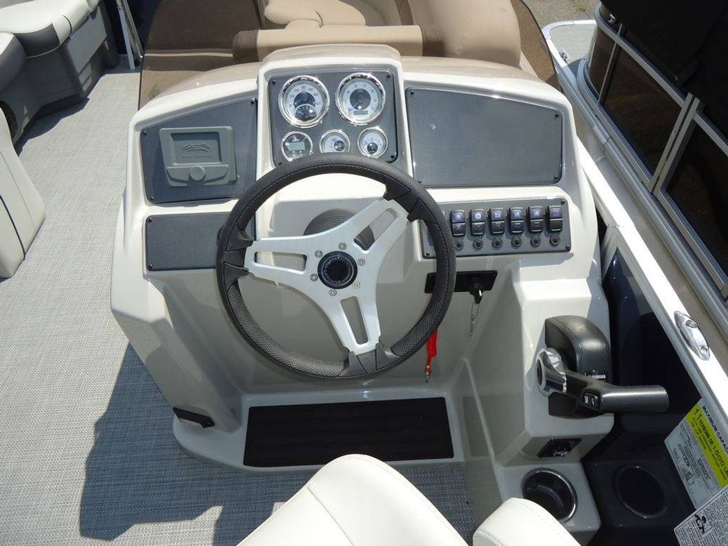 2025 Starcraft Marine EX 22 Q